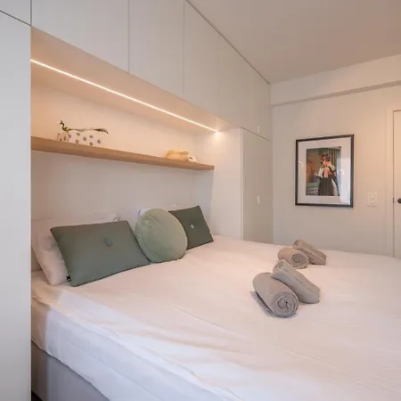Stylish 2-bedroom Renovated