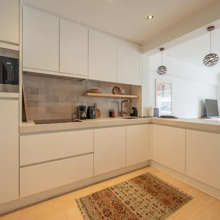 Stylish 2-bedroom Renovated Daire