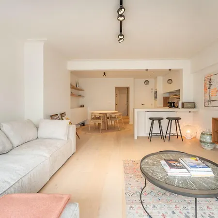 Stylish 2-bedroom Renovated Daire *