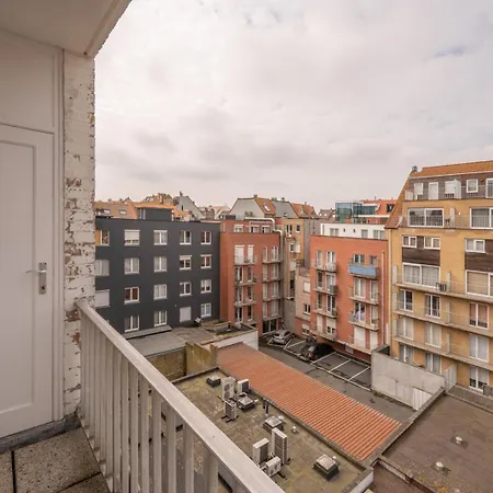 Stylish 2-bedroom Renovated Daire Knokke-Heist